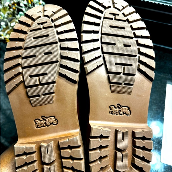 Coach loafer with signature coin - Picture 2 of 3